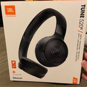 JBL Tune 520 BT wireless headphones